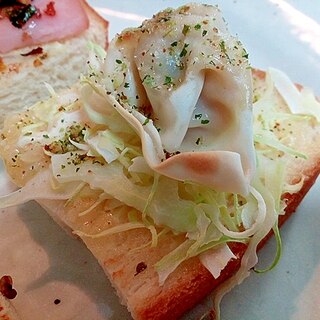 タルタル＆マジソルで　キャベツと焼き餃子のトースト